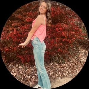 Meet your Posher, Laila